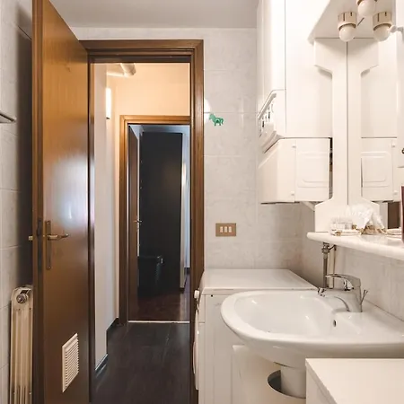 Center Mazzini Elegant Free Wifi Trieste